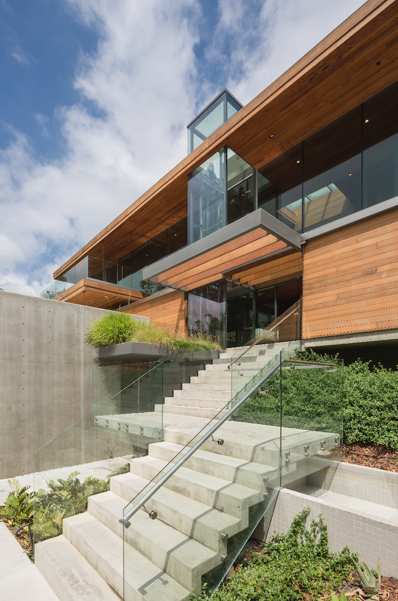 Touring the Breathtaking Kappe Residence in Rustic Canyon